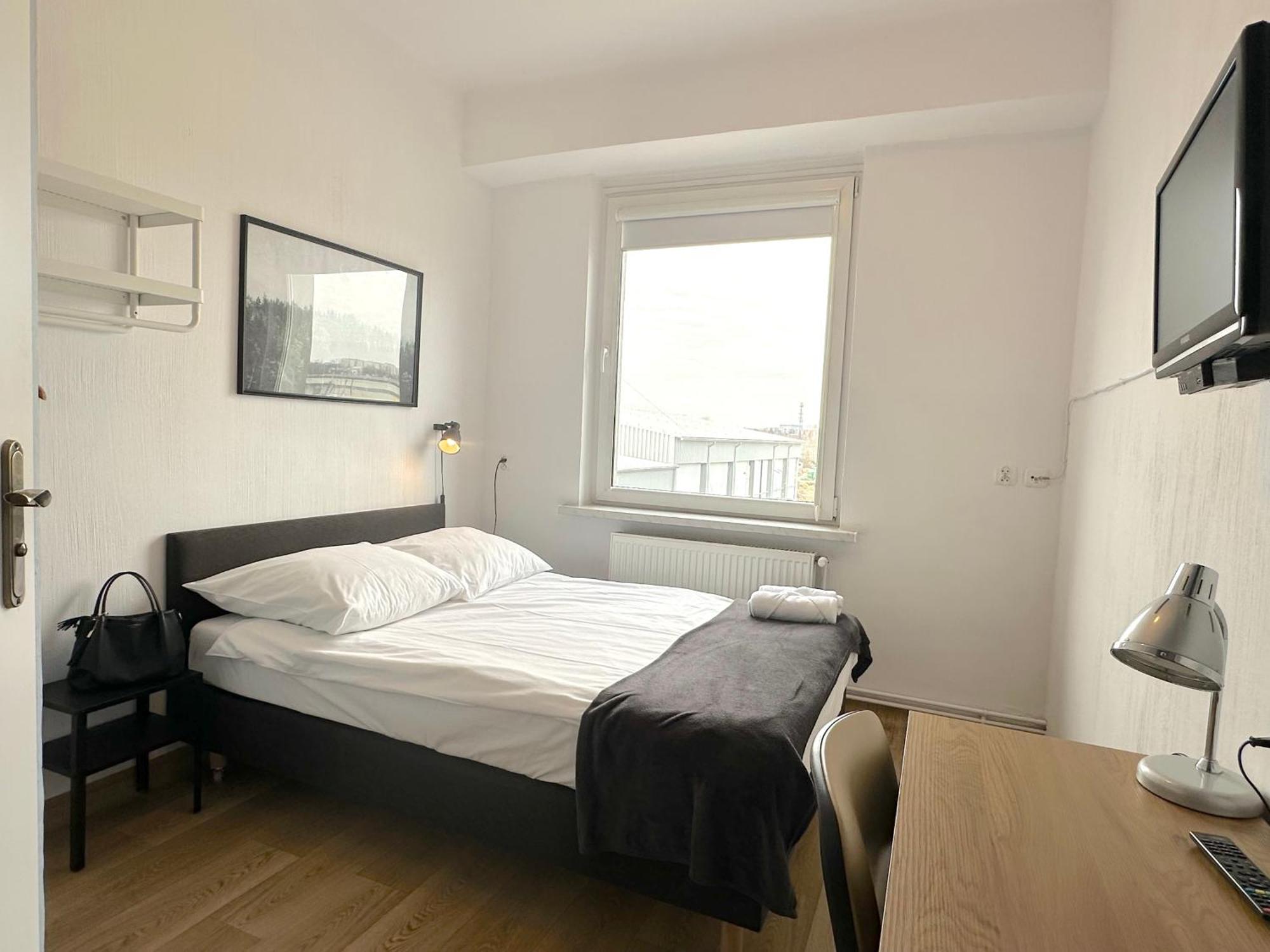 Premium Hostel & Bistro - Hostelpremium Pl Мелец Екстериор снимка