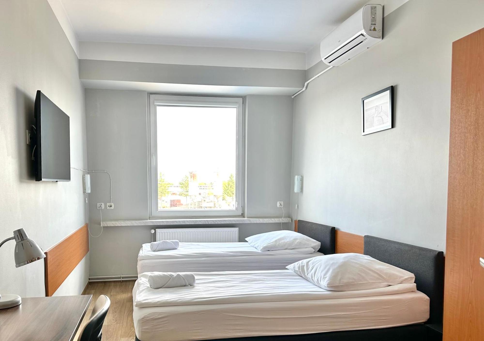Premium Hostel & Bistro - Hostelpremium Pl Мелец Стая снимка