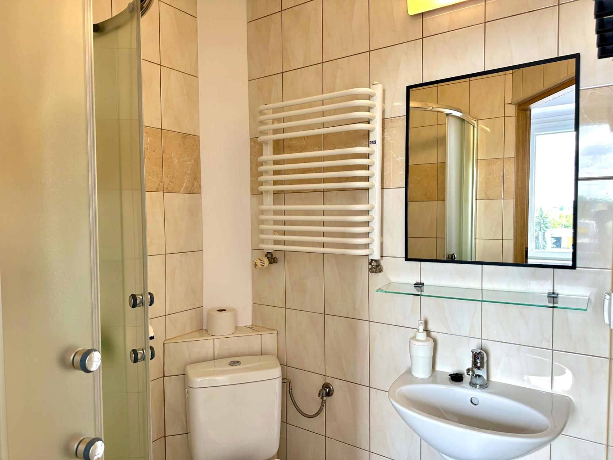 Premium Hostel & Bistro - Hostelpremium Pl Мелец Стая снимка