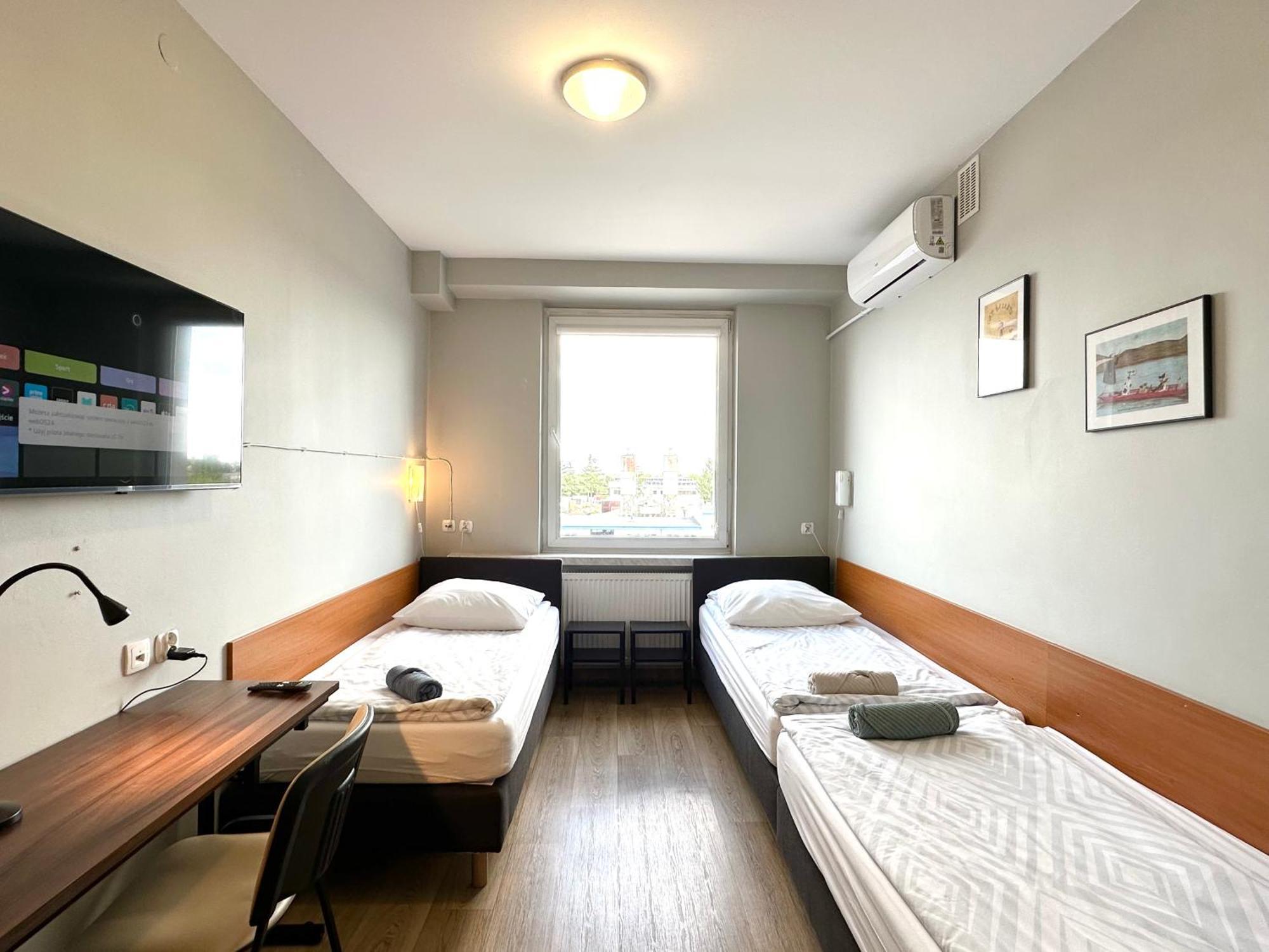 Premium Hostel & Bistro - Hostelpremium Pl Мелец Екстериор снимка