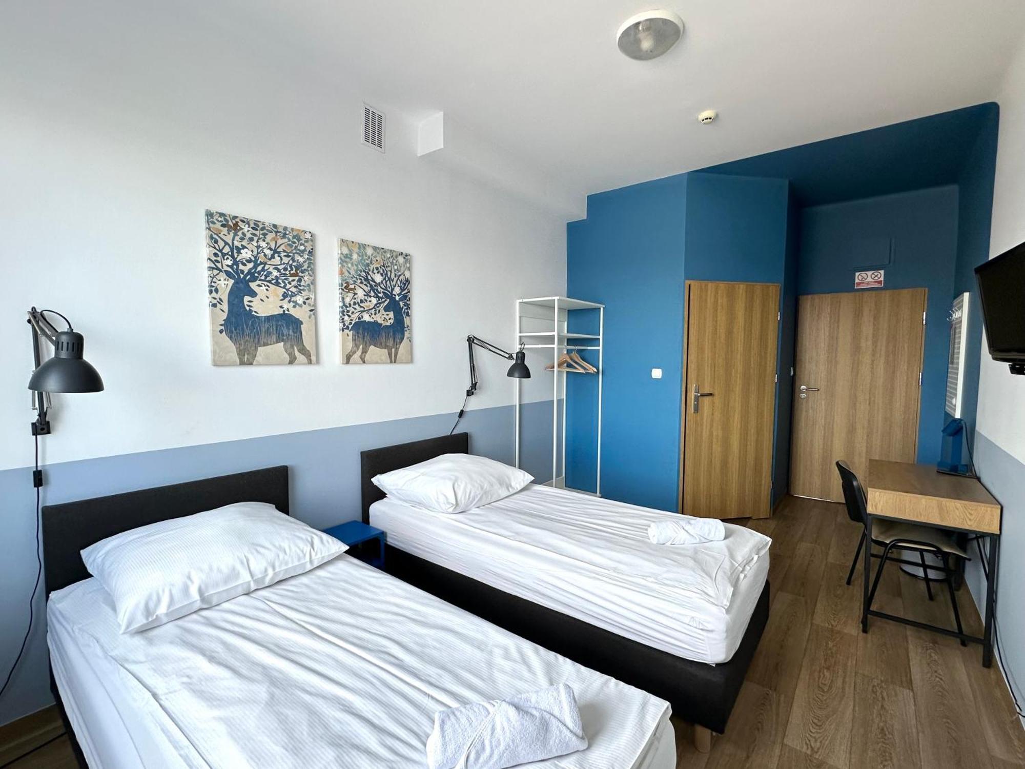 Premium Hostel & Bistro - Hostelpremium Pl Мелец Екстериор снимка