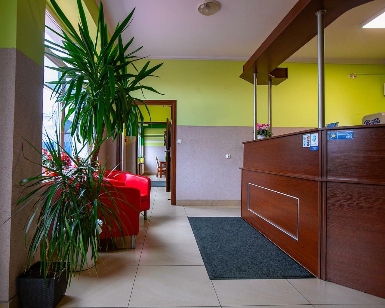 Premium Hostel & Bistro - Hostelpremium Pl Мелец Екстериор снимка