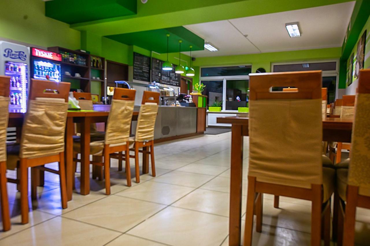Premium Hostel & Bistro - Hostelpremium Pl Мелец Екстериор снимка